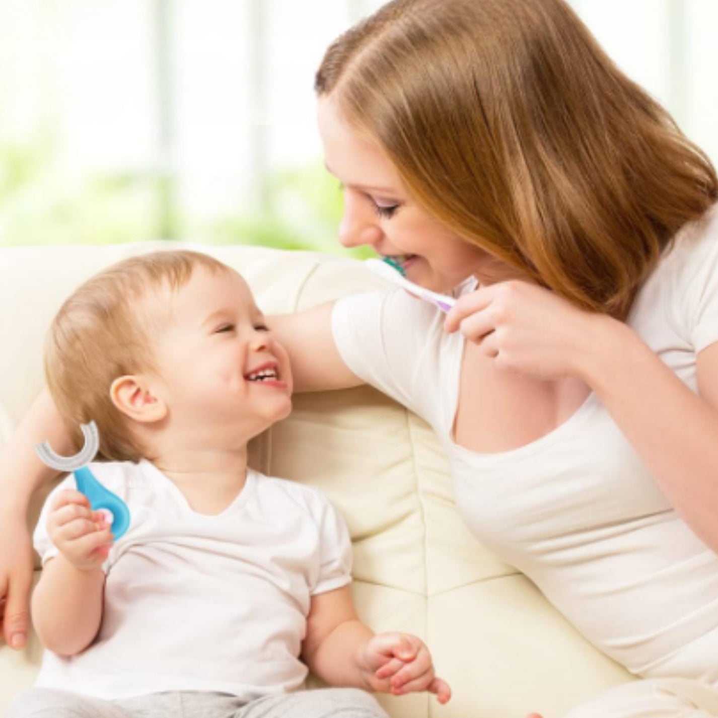 Cepillo de dientes en forma de U para niños